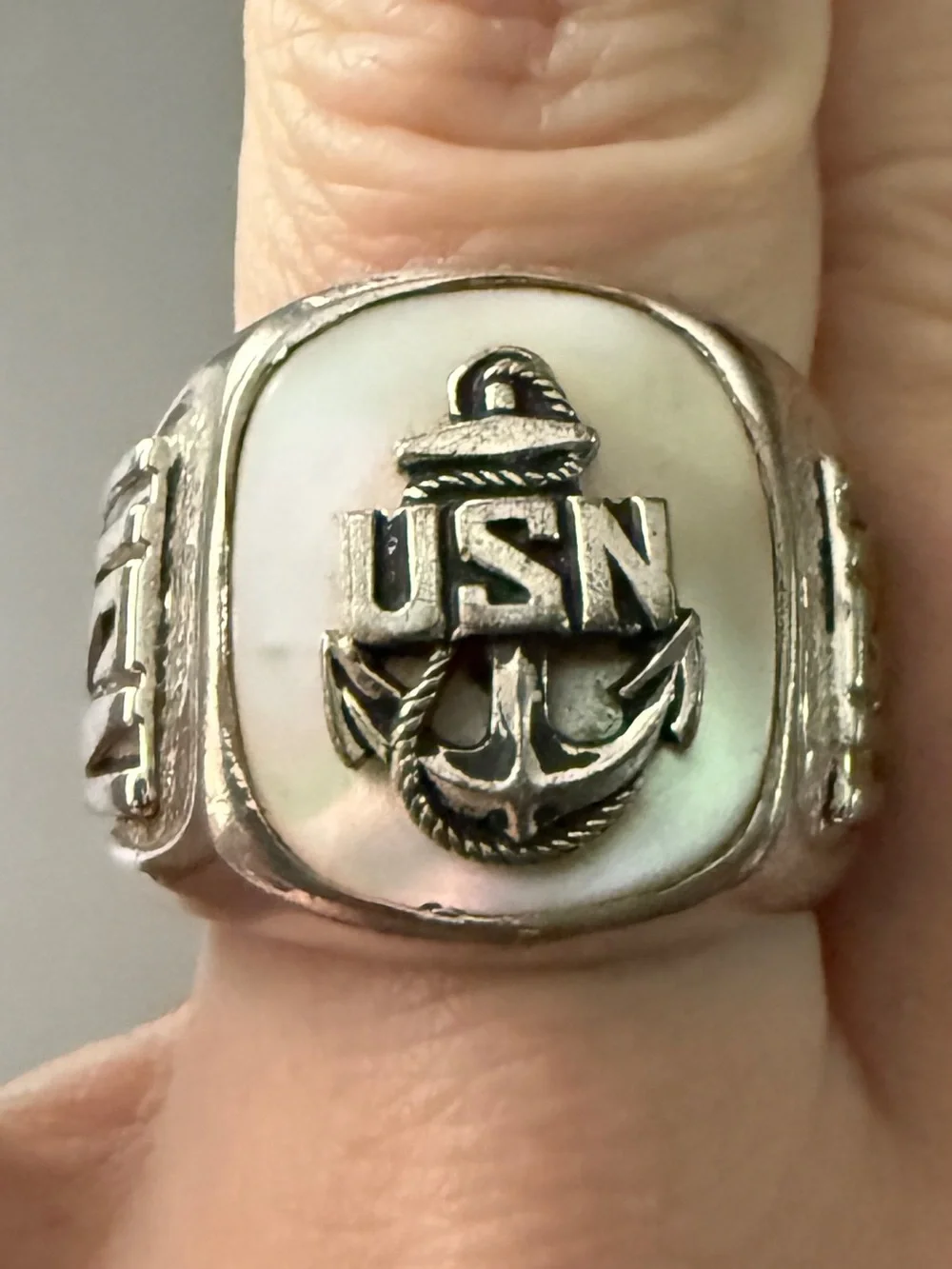 Vintage WWII USN Navy Sterling Silver Mother of Pearl Signet Ring Size 9